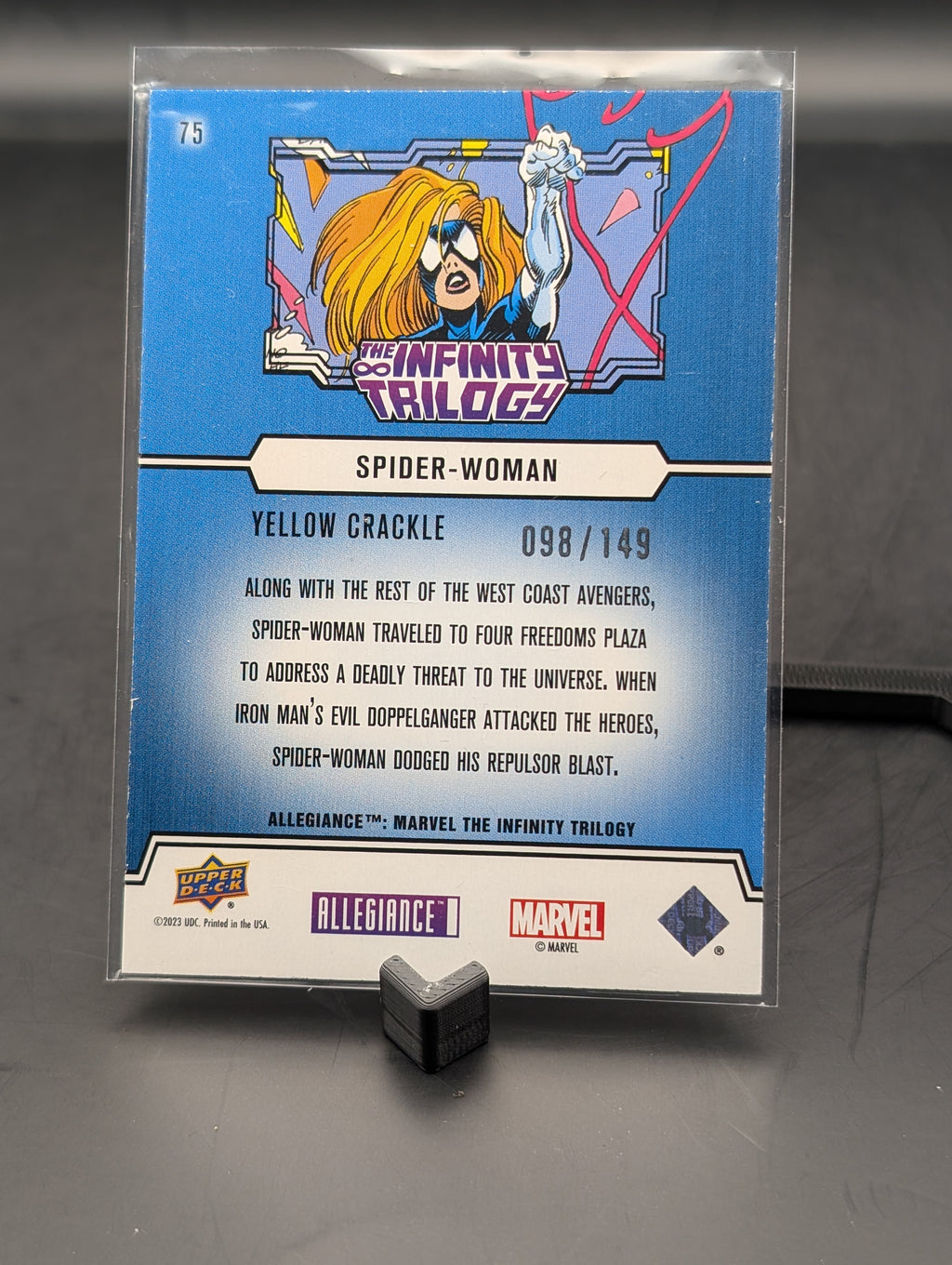 spider-woman yellow crackle trading card #098/149